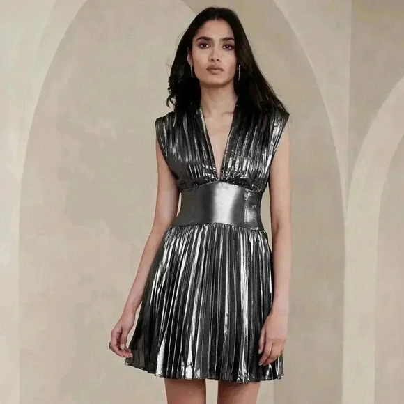 😍 NWT 😍 Banana Republic Sleeveless Pleated Mini Dress, Gunmetal, Size 0 - Picture 1 of 8